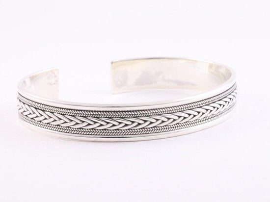 Zilveren klemarmband met vlechtmotief en kabelpatronen afbeelding 2