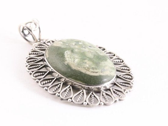 Grote opengewerkte zilveren hanger met regenwoud jaspis afbeelding 3