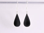 Druppelvormige zilveren oorbellen met onyx afbeelding 4