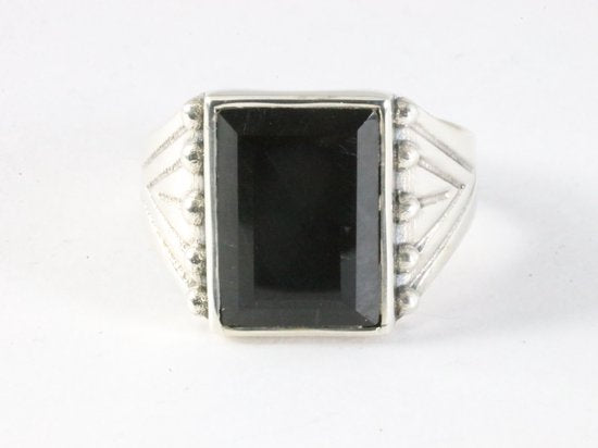 Bewerkte rechthoekige zilveren ring met onyx afbeelding 4