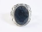 Zware bewerkte zilveren ring met blauwe saffier afbeelding 4