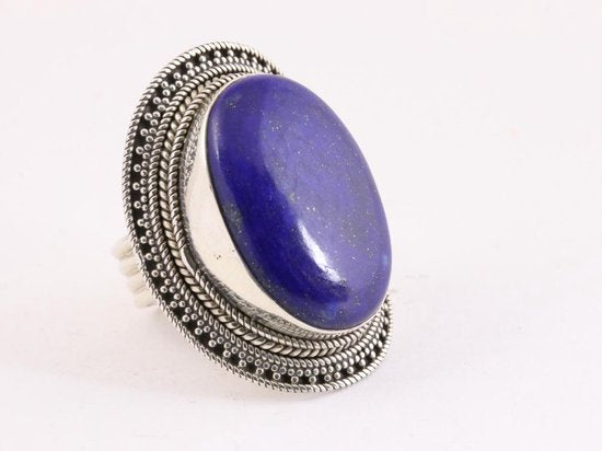 Zware bewerkte zilveren ring met grote lapis lazuli steen afbeelding 1