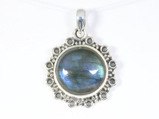 Ronde bewerkte zilveren hanger met labradoriet afbeelding 4