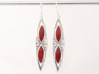Lange bewerkte zilveren oorbellen met rode koraal steen afbeelding 4