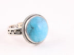 Ronde bewerkte zilveren ring met Arizona turkoois afbeelding 1