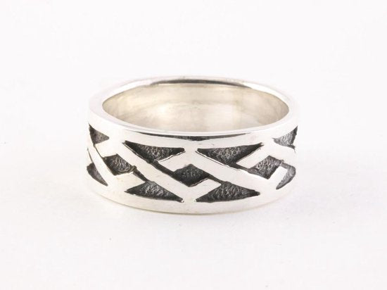 Brede zilveren ring met kruiskabelpatroon afbeelding 1