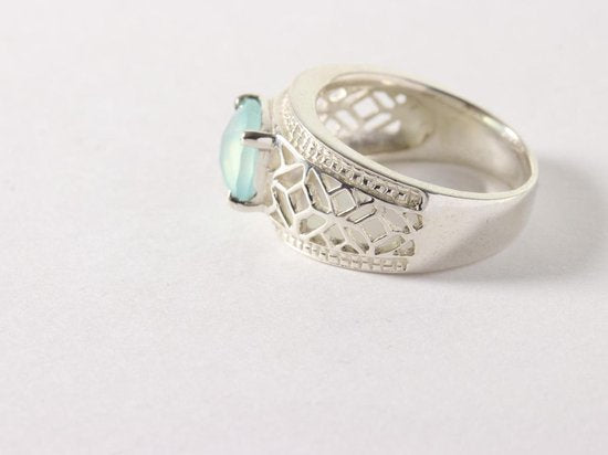 Opengewerkte zilveren ring met aqua chalcedoon afbeelding 4