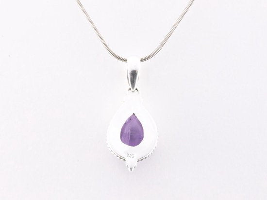Bewerkte zilveren hanger met amethist aan ketting afbeelding 2