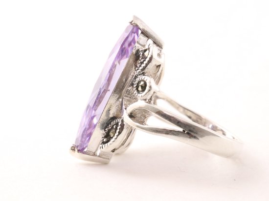 Zware zilveren ring met amethist en marcasiet afbeelding 2