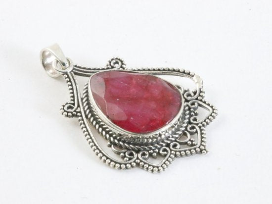 Bewerkte zilveren hanger met robijn afbeelding 2