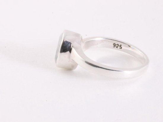 Zilveren ring met regenboog maansteen afbeelding 2