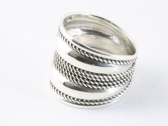 Brede hoogglans zilveren ring met kabelpatronen afbeelding 2
