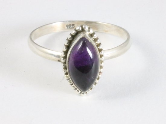 Fijne bewerkte zilveren ring met amethist afbeelding 4