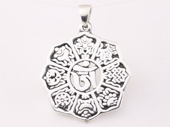Traditionele zilveren hanger met Tibetaanse gelukssymbolen afbeelding 1