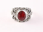 Bewerkte zilveren ring met robijn afbeelding 4