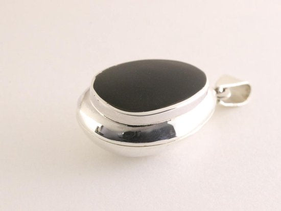 Zilveren medaillon met onyx afbeelding 2