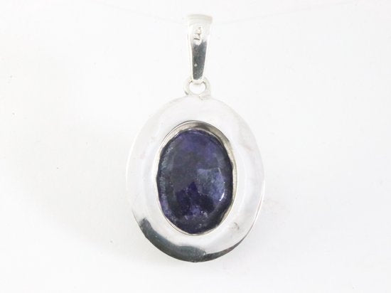 Bewerkte zilveren hanger met blauwe saffier afbeelding 3