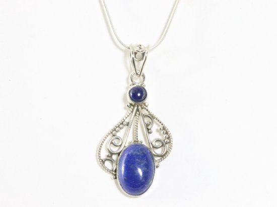 Opengewerkte zilveren hanger met lapis lazuli aan ketting afbeelding 4