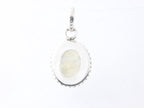 Fijne bewerkte ovale zilveren hanger met regenboog maansteen afbeelding 3