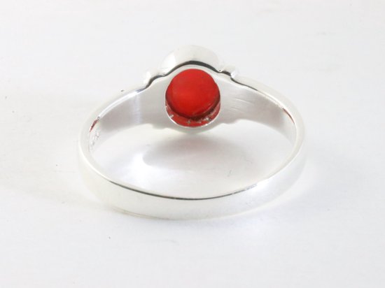 Fijne hoogglans zilveren ring met rode koraal steen afbeelding 3