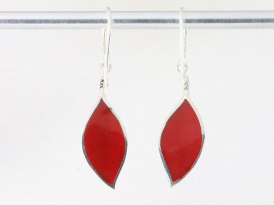 Bewerkte zilveren oorbellen met rode koraal steen afbeelding 2