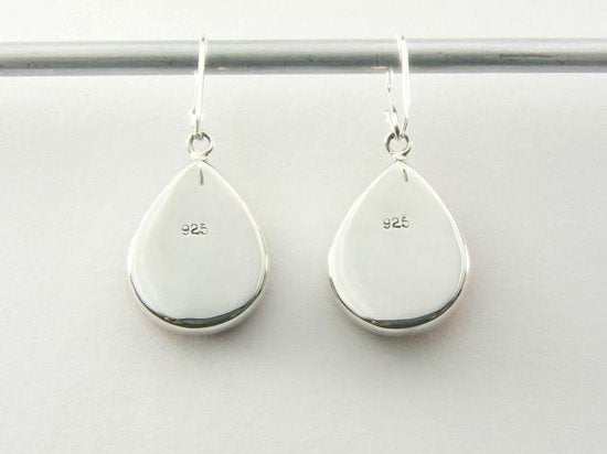 Druppelvormige zilveren oorbellen met rode koraal steen afbeelding 4