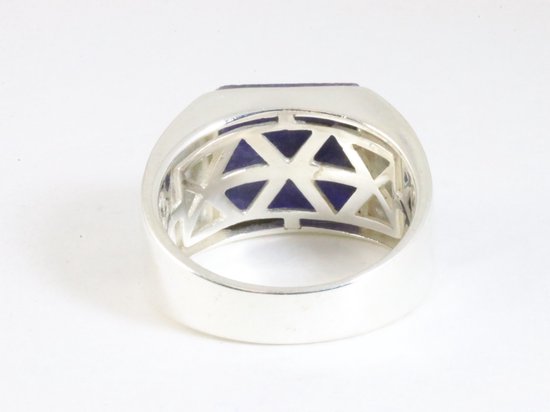 Zware bewerkte zilveren ring met blauwe saffier afbeelding 3