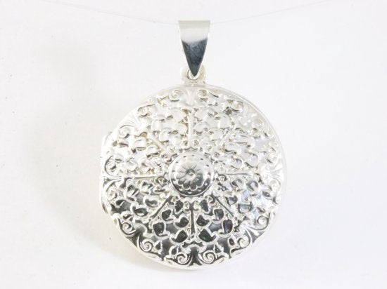 Rond gehamerd zilveren medaillon afbeelding 4