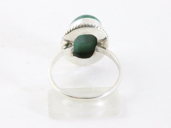 Bewerkte ovale zilveren ring met malachiet afbeelding 3