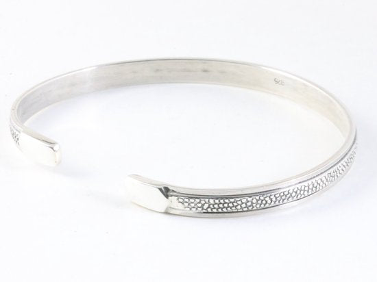 Fijne bewerkte zilveren klemarmband afbeelding 2