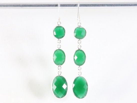 Lange zilveren oorbellen met smaragd afbeelding 3