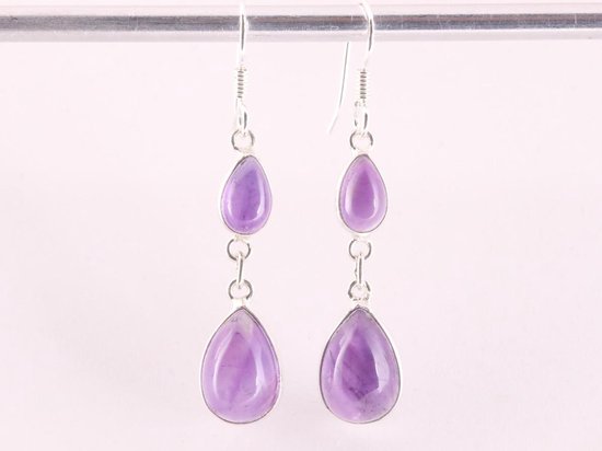 Fijne lange zilveren oorbellen met amethist afbeelding 4