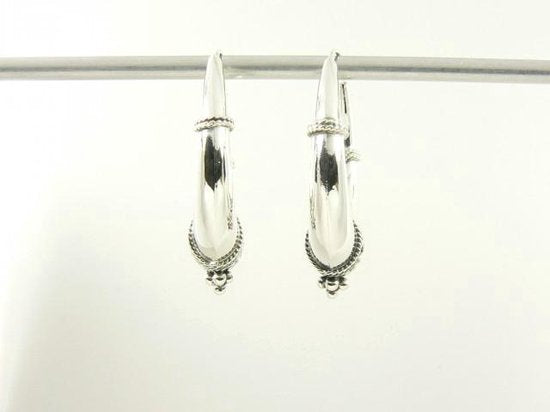 Bewerkte zilveren Bali oorringen afbeelding 3