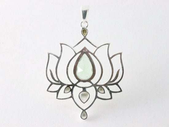 Opengewerkte zilveren lotus hanger met groene amethist afbeelding 3