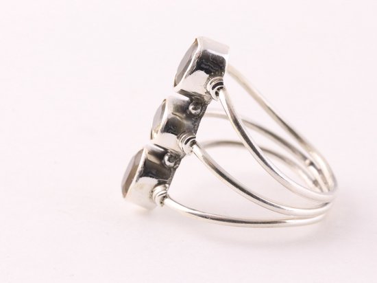 Opengewerkte zilveren ring met 3 citrien stenen afbeelding 2