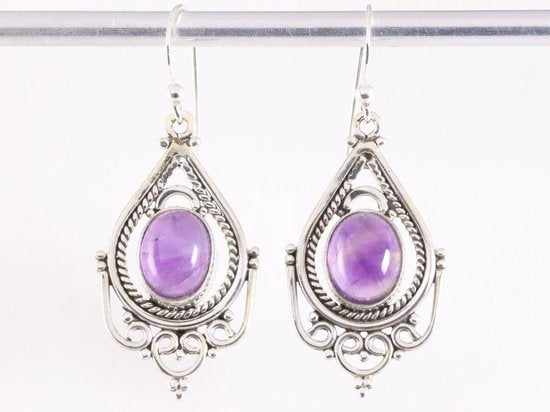 Opengewerkte zilveren oorbellen met amethist afbeelding 4