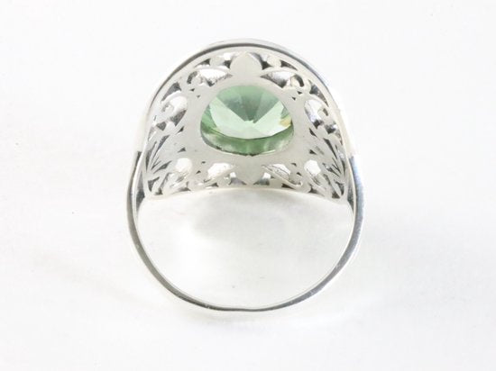 Opengewerkte zilveren ring met groene amethist afbeelding 3