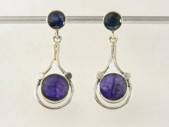 Opengewerkte zilveren oorstekers met blauwe saffier afbeelding 4