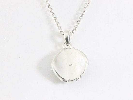 Bewerkte zilveren hanger met welo opaal aan ketting afbeelding 3