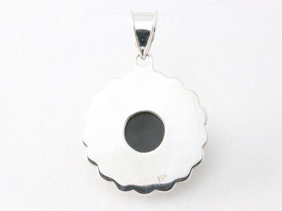 Ronde bewerkte zilveren hanger met onyx afbeelding 3