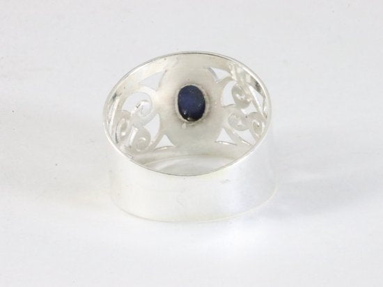 Brede opengewerkte zilveren ring met lapis lazuli afbeelding 3