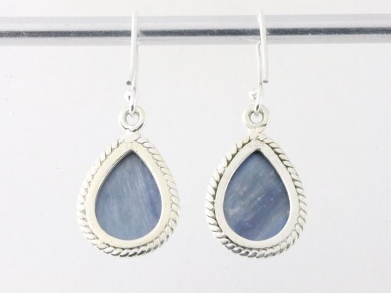 Bewerkte druppelvormige zilveren oorbellen met kyaniet afbeelding 3