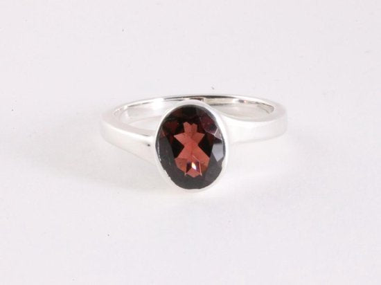 Zilveren ring met granaat afbeelding 2