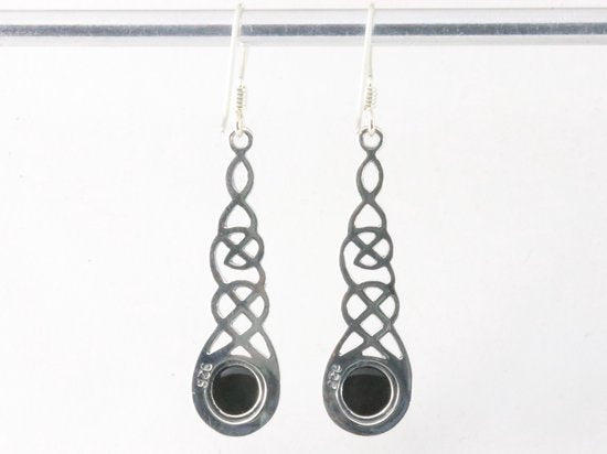 Lange opengewerkte zilveren oorbellen met onyx afbeelding 3