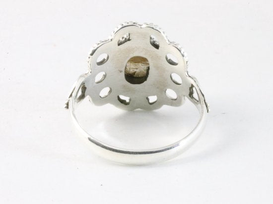 Opengewerkte zilveren ring met gouden rutielkwarts afbeelding 3