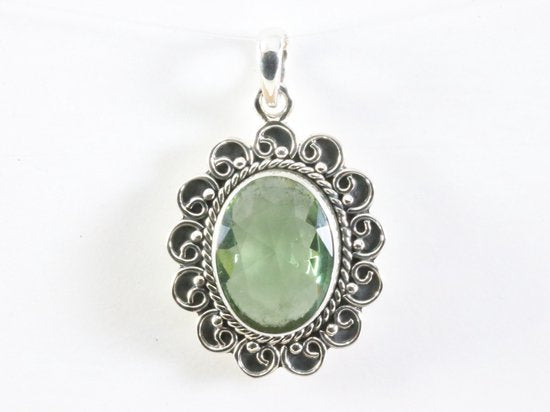 Bewerkte zilveren hanger met groene amethist afbeelding 4