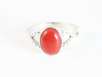 Fijne opengewerkte zilveren ring met rode koraal steen afbeelding 4
