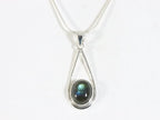 Zilveren hanger met labradoriet aan ketting afbeelding 4