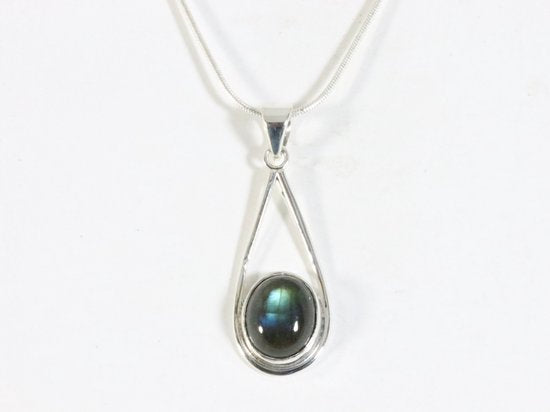 Zilveren hanger met labradoriet aan ketting afbeelding 4