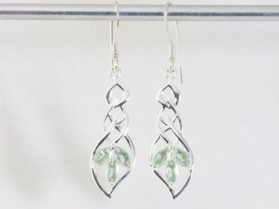 Opengewerkte zilveren oorbellen met groene amethist afbeelding 3